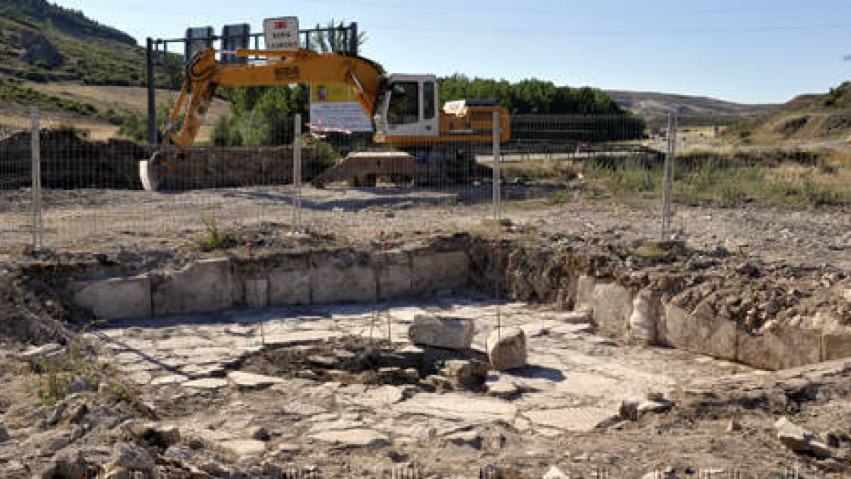 Obras en la A-15./ VALENTÍN GUISANDE-