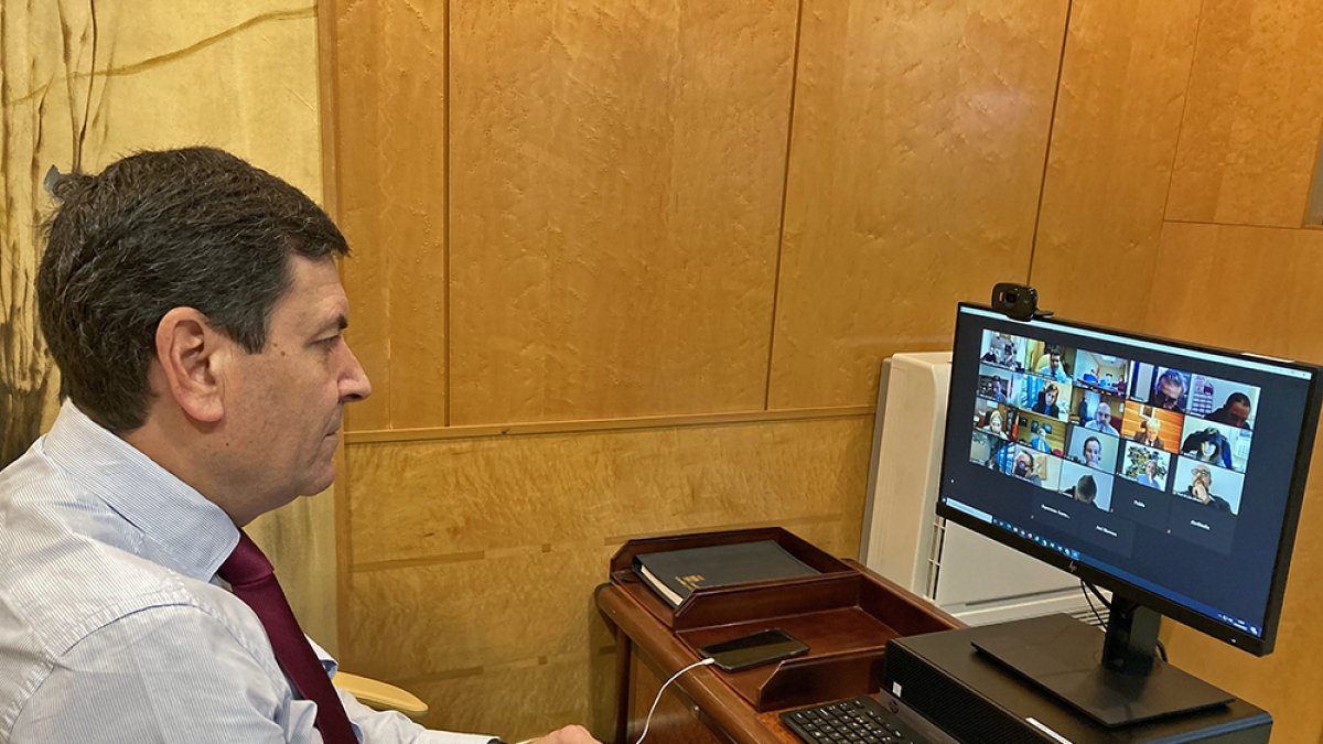El consejero Carriedo durante una reunión para el Plan Soria. HDS