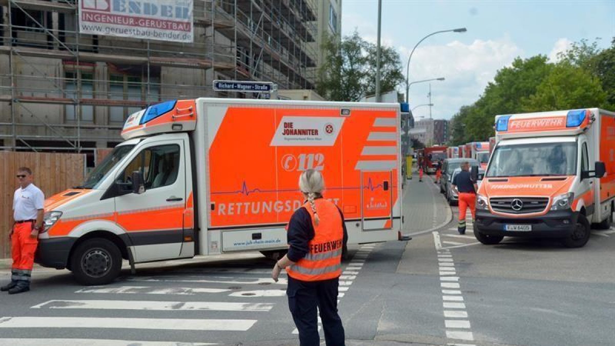 Ambulancias preparadas para comenzar la desactivación-EFE