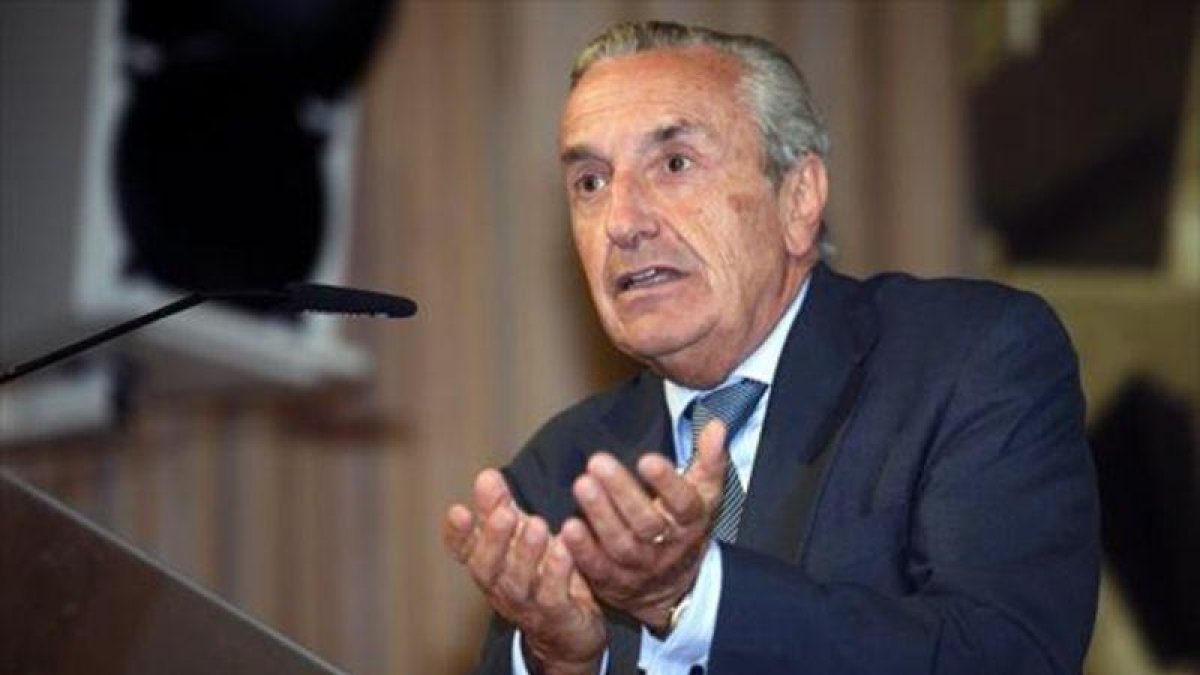 José María Marín Quemada, presidente de la CNMC, en una ponencia en Santander, en el 2016.-EFE / PEDRO PUENTE