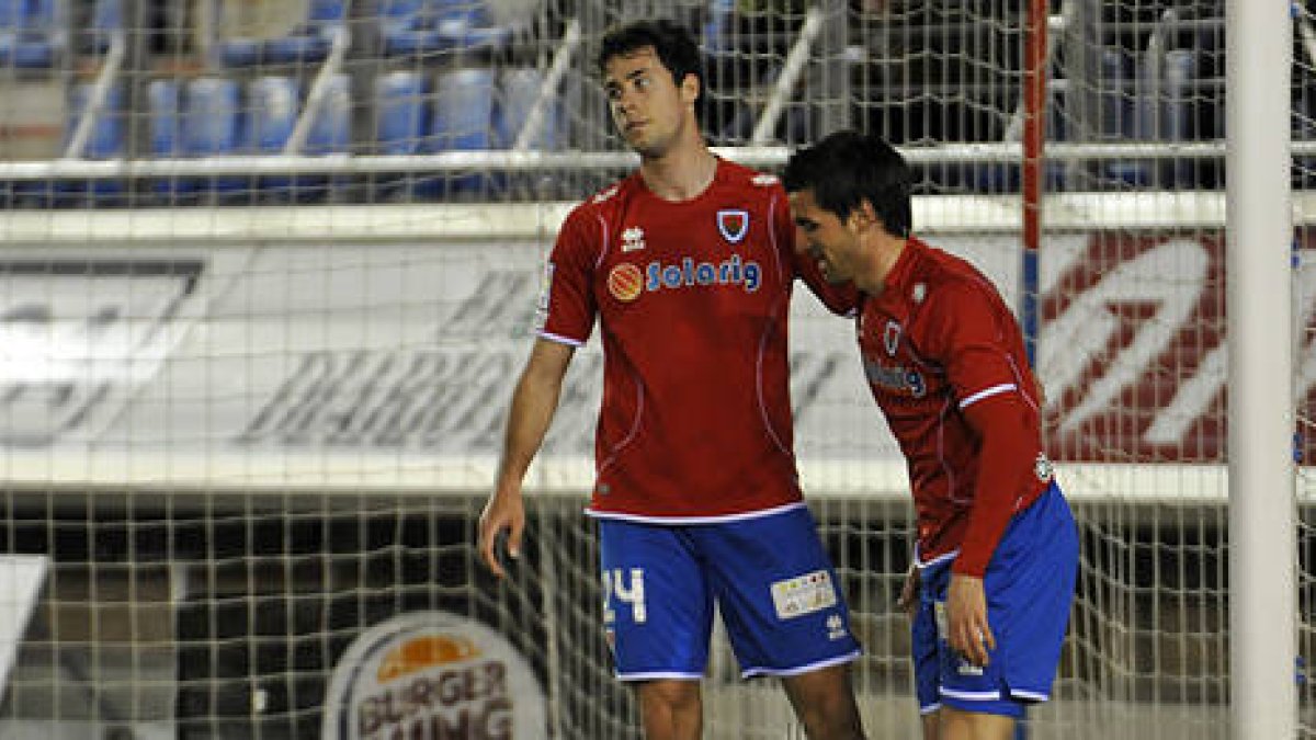 Pedro Martín y Natalio en un encuentro de esta temporada. / Diego Mayor-