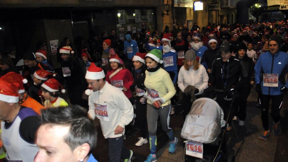 La Carrera Popular de Navidad de Soria es la pionera de este tipo de pruebas que se celebran en la provincia y este año cumplirá su edición 21-Diego Mayor