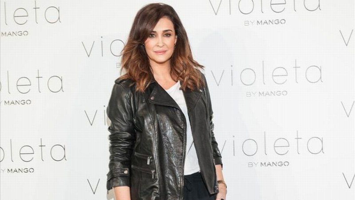 Vicky Martín berrocal posa como imagen de Violeta By Mango.-EL PERIÓDICO