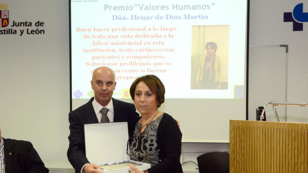 Henar de Dios recibió uno de los premios.-Álvaro Martínez