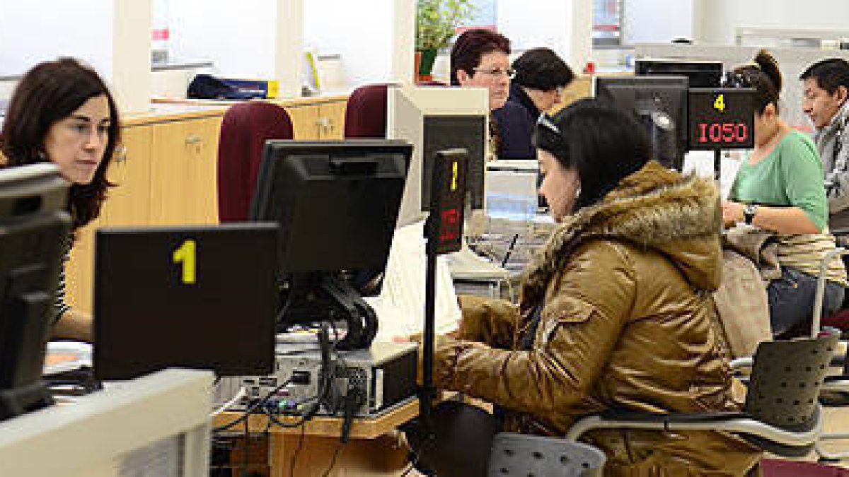 Instalaciones de la oficina de empleo en la capital soriana. / VALENTÍN GUISANDE-