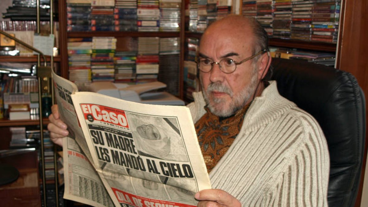 Vicente Díez en su despacho de El Burgo./JAVIER SOLÉ-