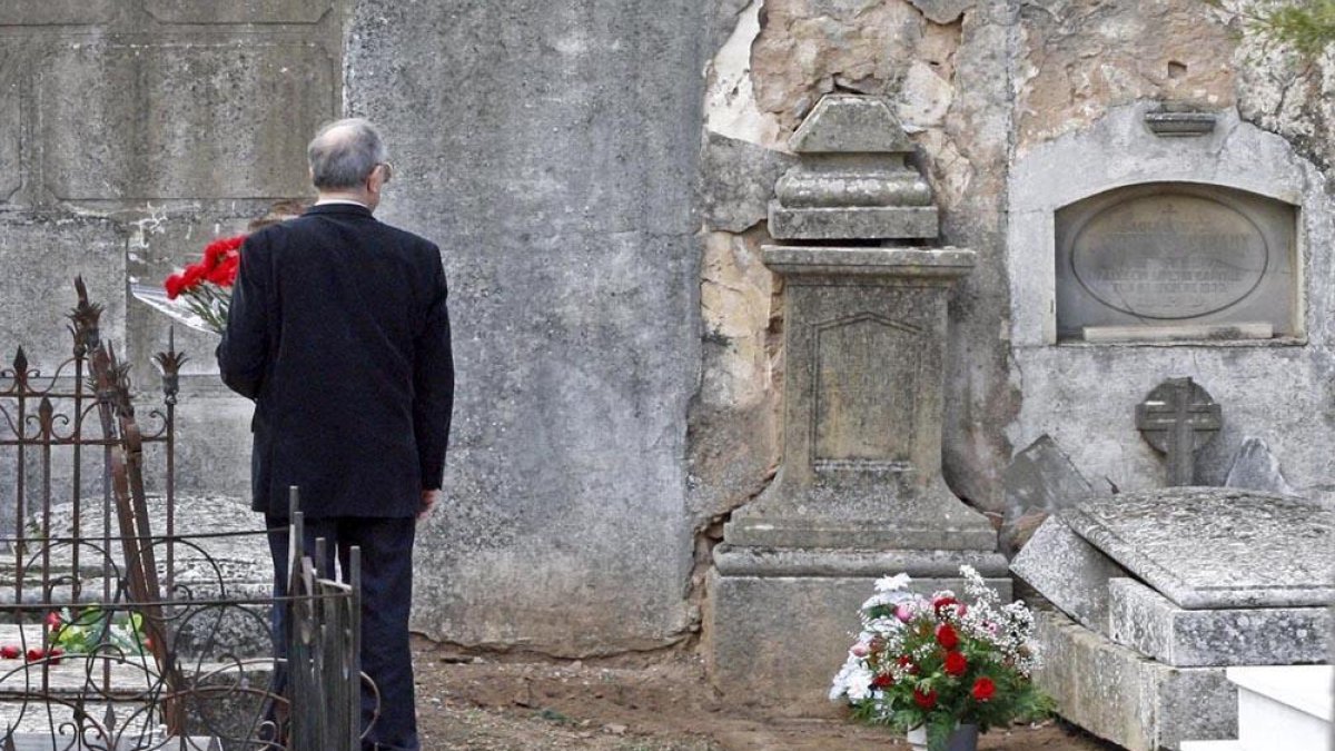 Cementerio de la capital.-Mario Tejedor