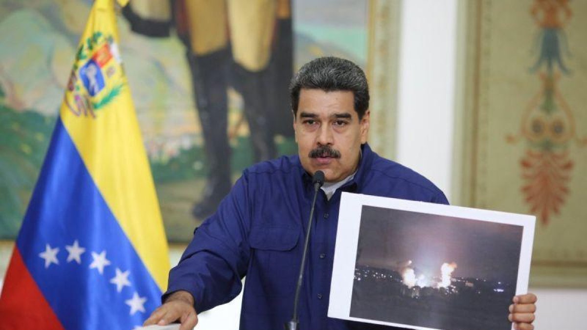 El presidente de Venezuela, Nicolas Maduro, muestra las fallas electricas del apagón.-EFE / PALACIO MIRAFLORES