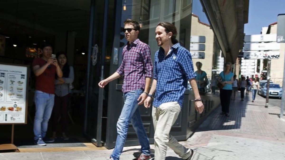 Íñigo Errejón y Pablo Iglesias, el pasado viernes, a su llegada a la sede de Podemos.-EFE / KIKO HUESCA