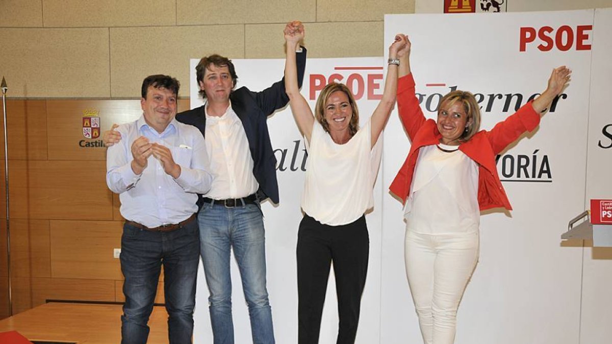 De izquierda a derecha, Jesús Cedazo, Carlos Martínez, Carme Chacón y Esther Pérez.-VALENTÍN GUISANDE