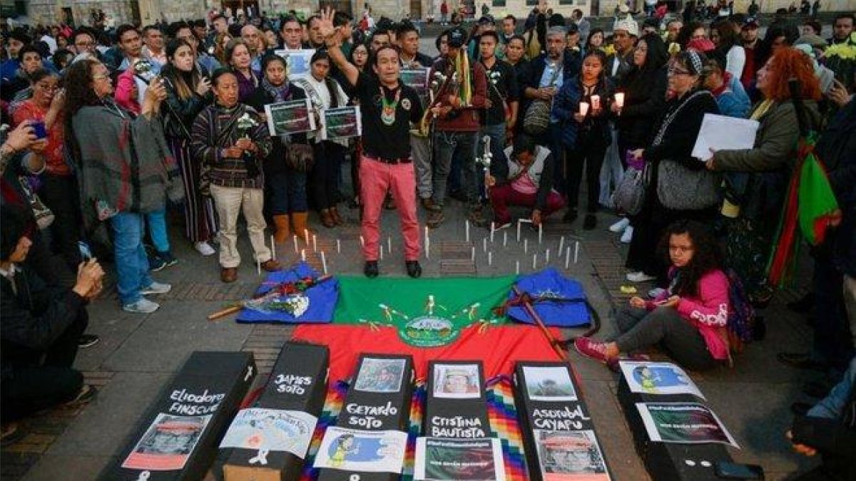 Organizaciones indígenas en Colombia protestan por la ola de asesinatos ocurridos en su contra.-AFP