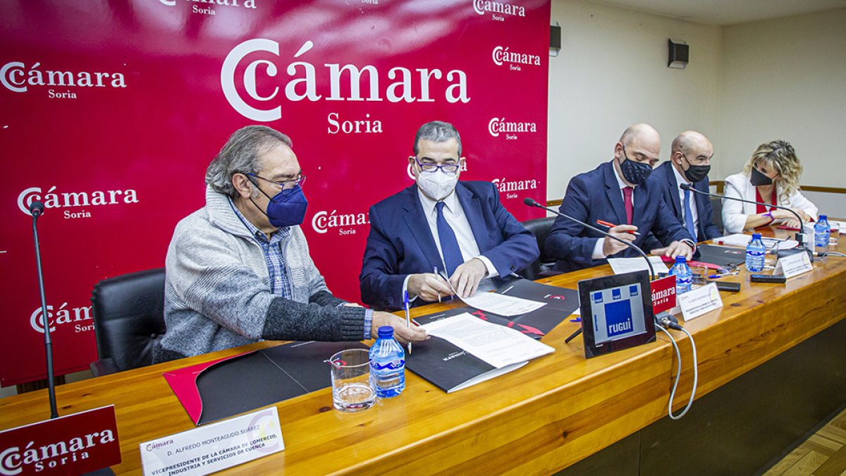 Firma del acuerdo entre las Cámaras de Soria, Cuenca y Teruel - MARIO TEJEDOR WEB