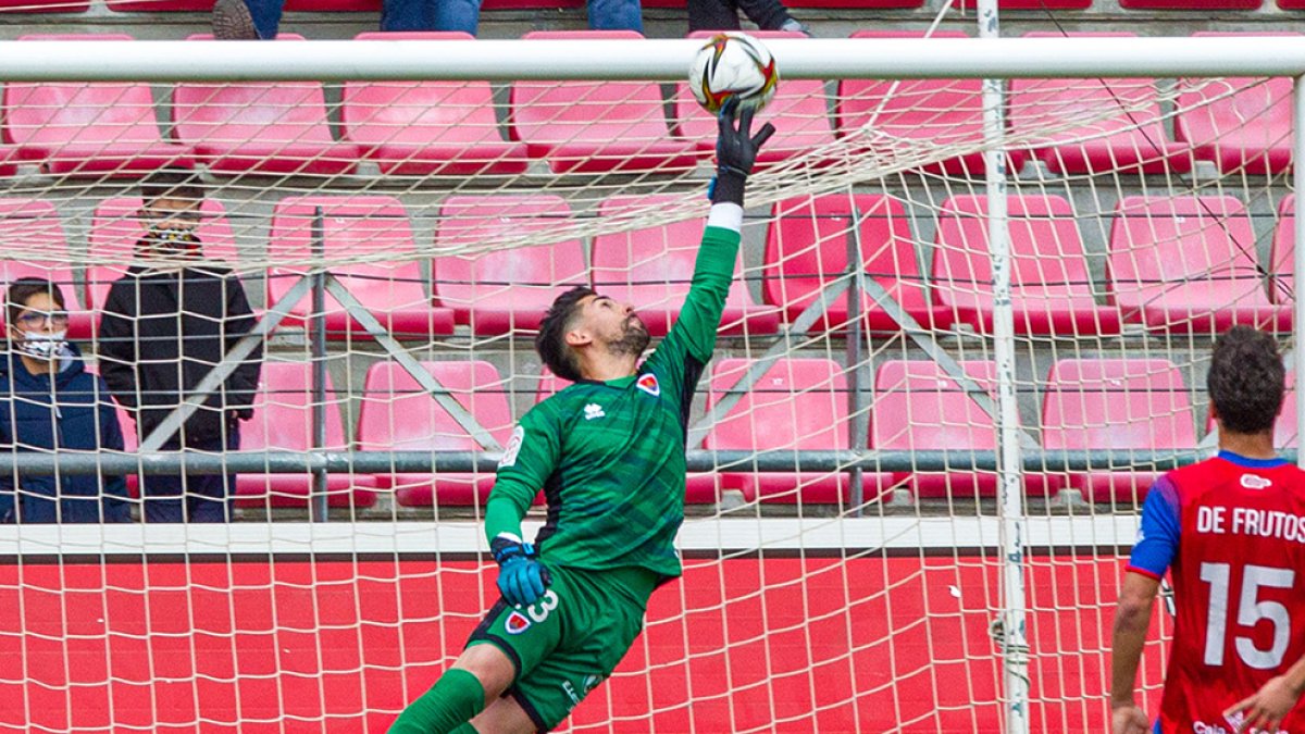 Isma Gil es uno de los jugadores del Numancia con contrato para la próxima temporada. MARIO TEJEDOR