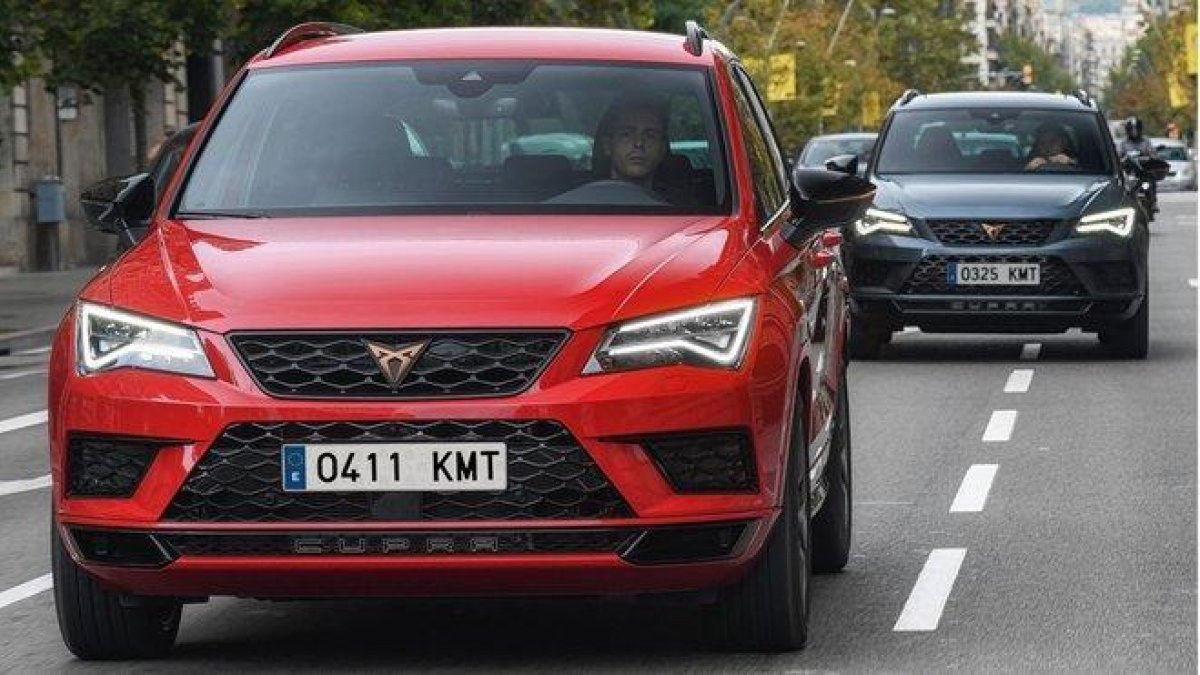 El nuevo Cupra Ateca rueda por Barcelona.-