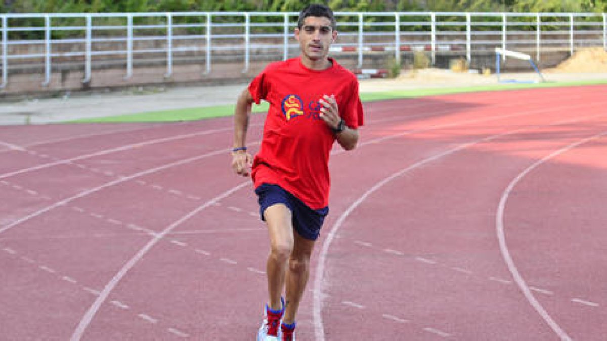 Nacho Cáceres durante un entrenamiento en el Caep Soria. / ÁLVARO MARTÍNEZ-
