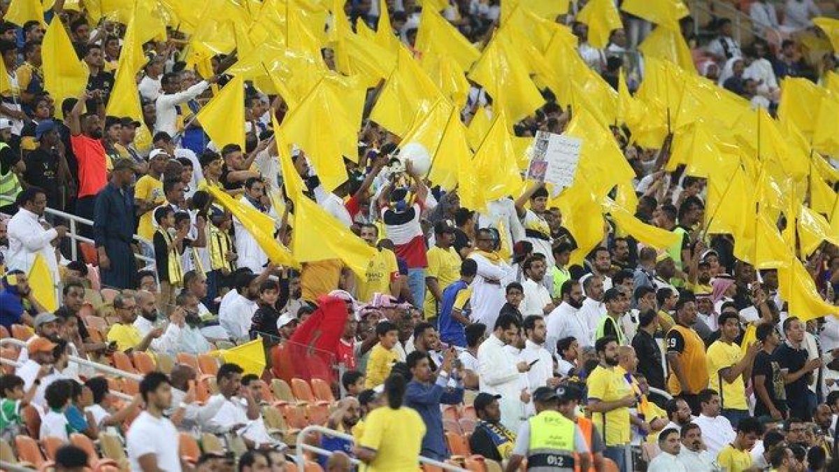 Las gradas de un reciente partido de fútbol (masculino) en Yeda (Arabia Saudí).-