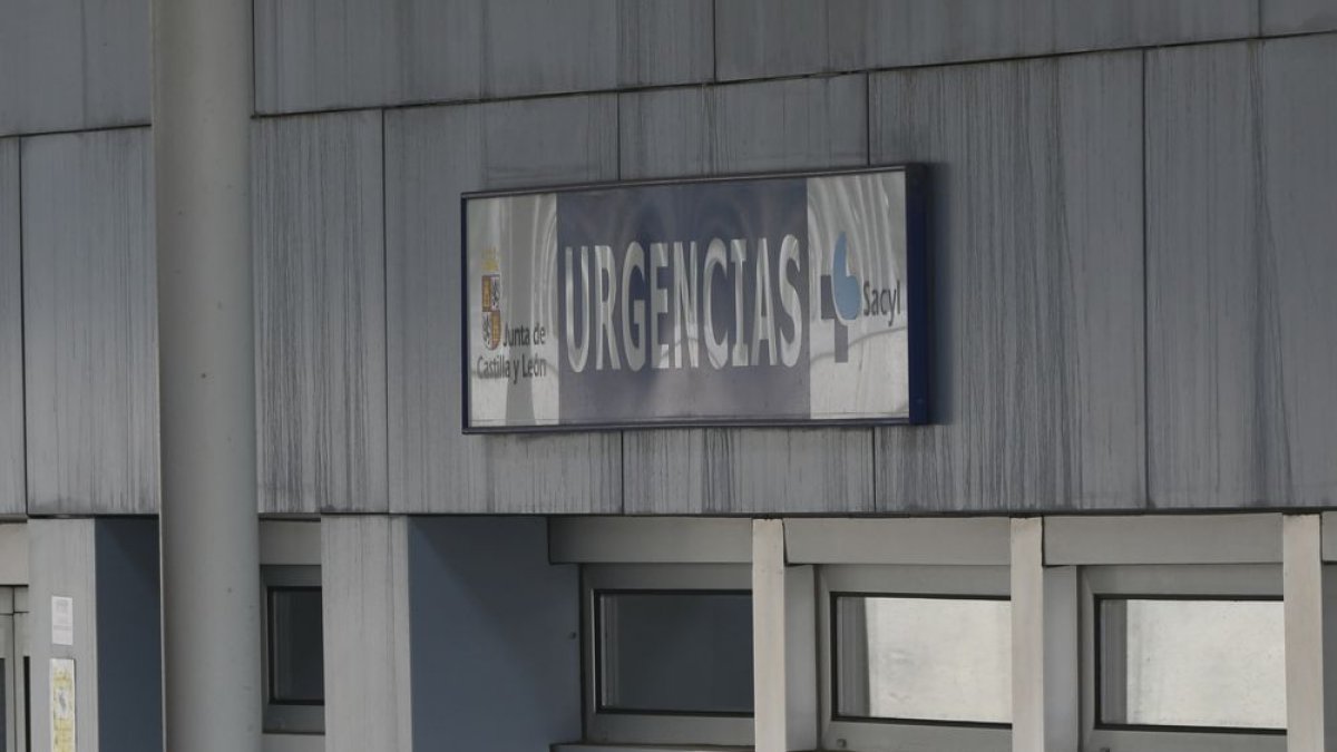 Desinfección de las urgencias el hospital Santa Bárbara de Soria.