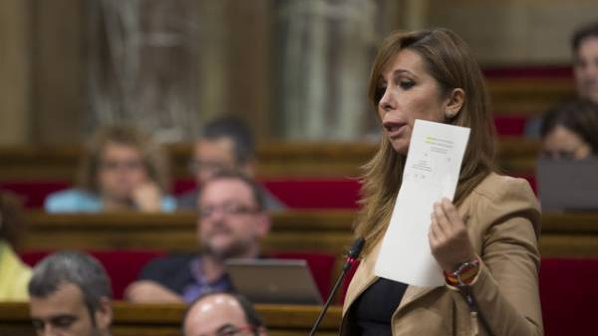 Alícia Sánchez-Camacho, en una reciente intervención en el Parlament.-ALBERT BERTRÁN