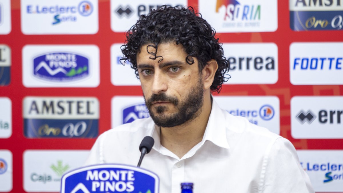 Rubén Andrés en la presentación de jugadores esta mañana - MARIO TEJEDOR