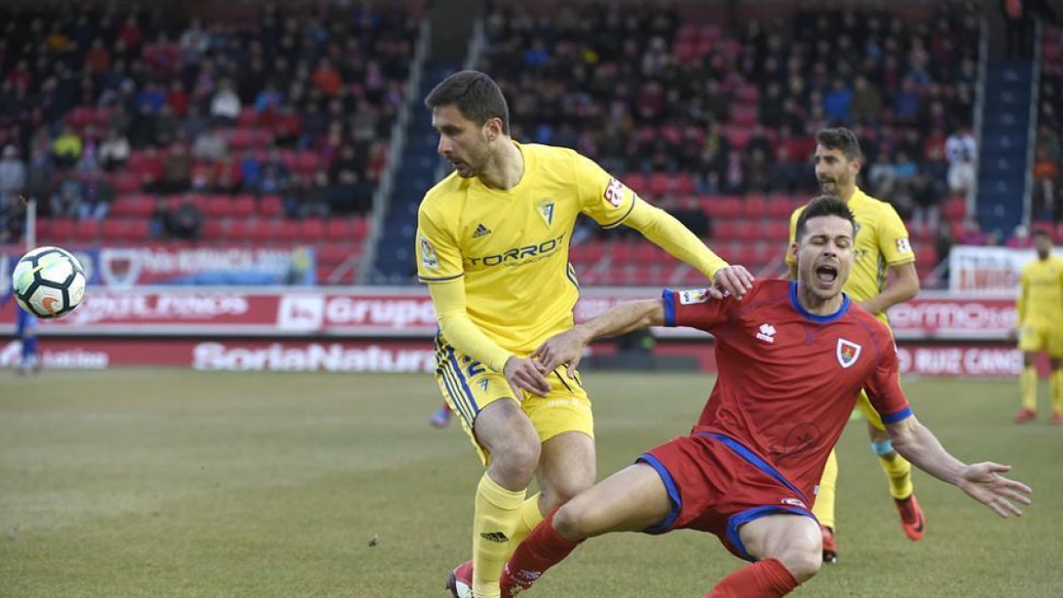 Manu del Moral en la última victoria del Numancia ante el Cádiz en Los Pajaritos.-Valentín Guisande