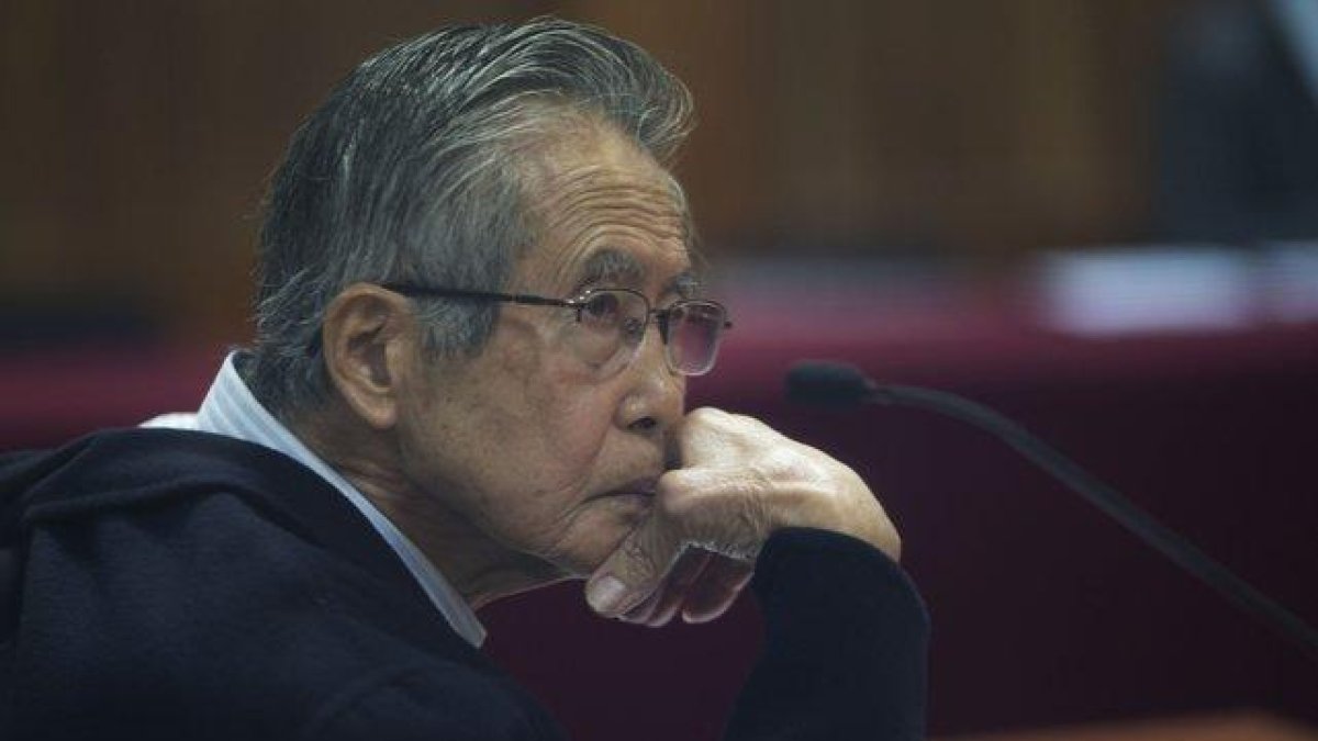 La Corte Suprema dejó sin efecto el impedimento para que Fujimori (1990-2000) pueda ser procesado por otros casos.-AP