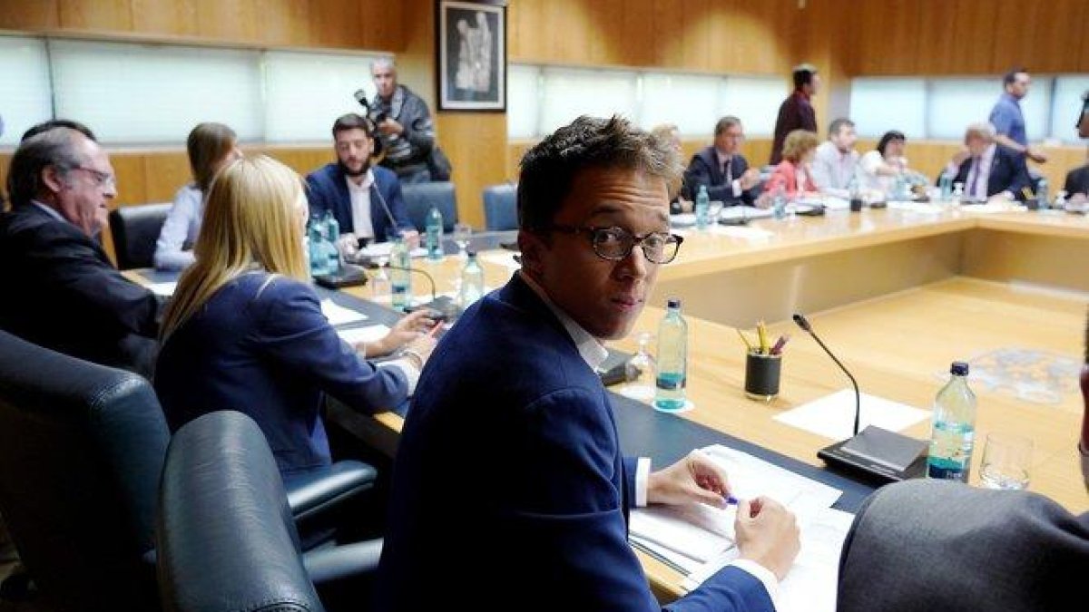 El portavoz de Más Madrid, Íñigo Errejón, en la junta de Portavoces de la Comunidad de Madrid.-JOSE LUIS ROCA