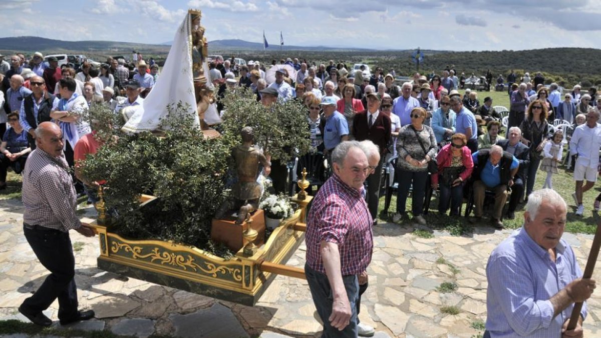 La romería de Inodejo es una de las más concurridas en la provincia.-V.G.