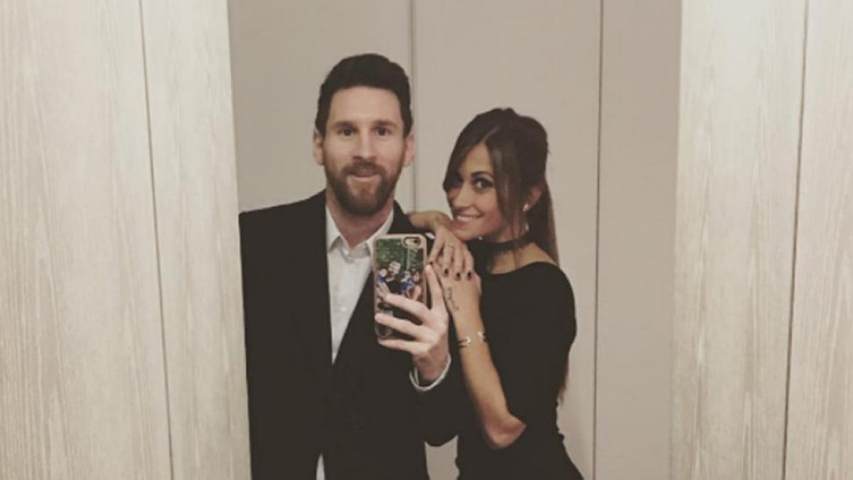 Messi y su mujer, Antonella, en una imagen de Instagram.-