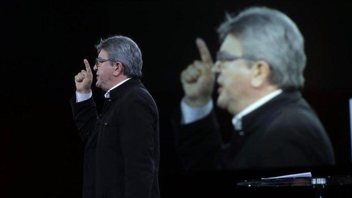 Jean-Luc Mélenchon, durante un mitin en Marsella.-CLAUDE PARIS (AP)