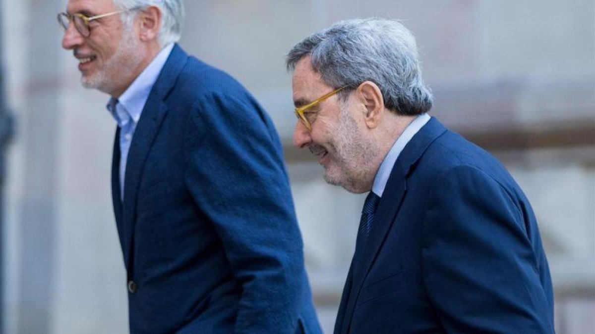 Narcis Serra, entrando el 16 de octubre en la Audiencia de Barcelona, donde se celebra el juicio.-EFE / ENRIC FONTCUBERTA