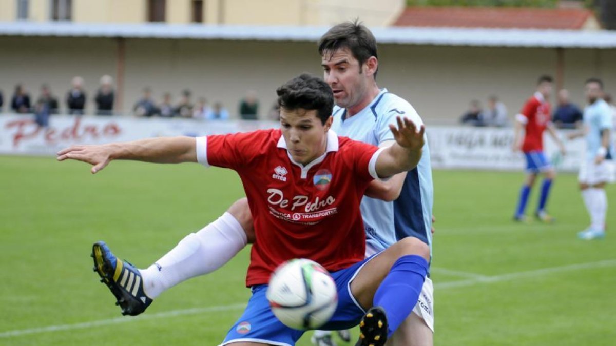 El Sporting Uxama ganó al Villaralbo y da un paso importante hacia la salvación.-DIEGO MAYOR