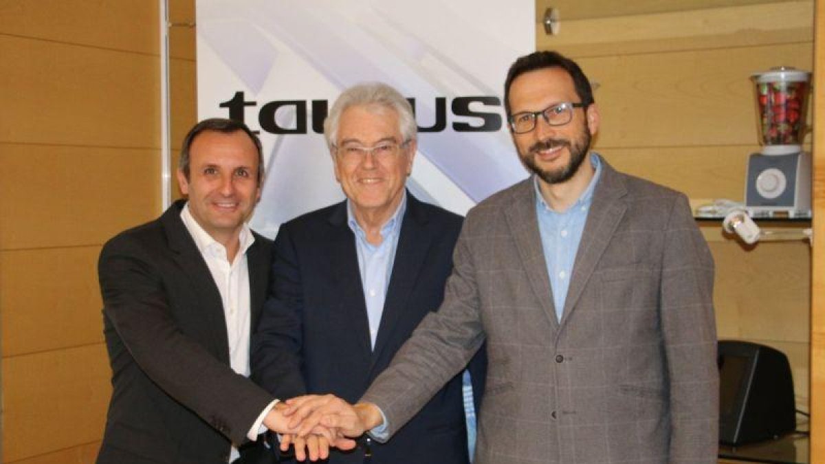 Joan Basagaña, Ramón Termens y Raúl Ubric, de Grupo Taurus.-EL PERIÓDICO