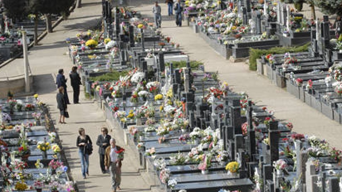 Imagen de una de las zonas del cementerio municipal de Soria. HDS
