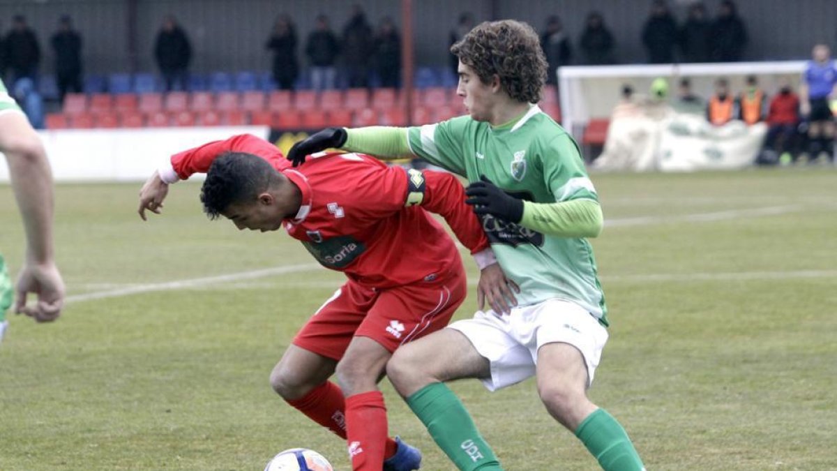 Los juveniles rojillos no pasaron del empate ante un rival de la zona baja como el Hernani.-Luis Ángel Tejedor