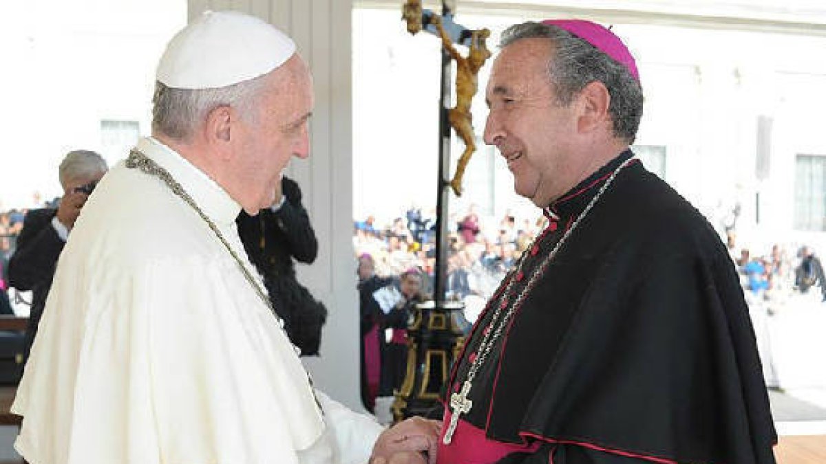 El obispo de Osma-Soria, Gerardo Melgar, durante su encuentro con el Papa Francisco en octubre. / OSMA-SORIA-