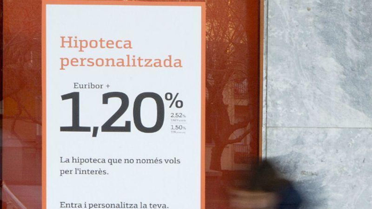 Comercialización de una hipoteca de Bankinter.-