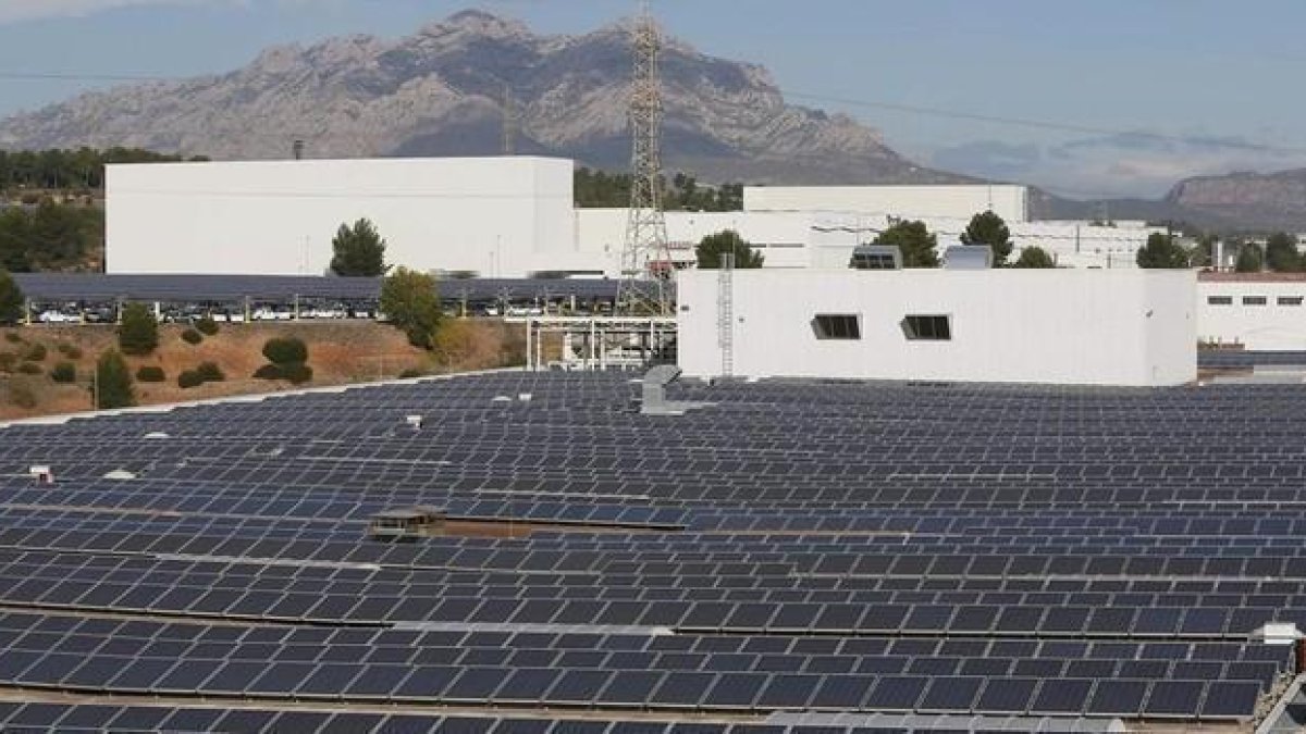 La planta solar de Seat.-/ EFE