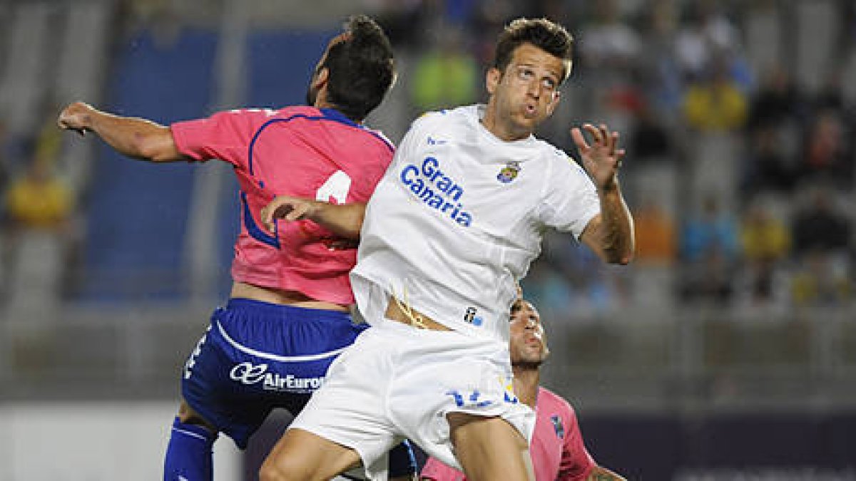 Máyor, en un partido con Las Palmas la temporada pasada. / Canarias 7-