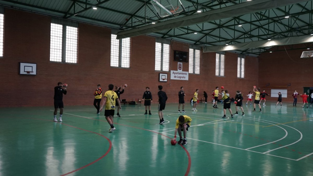 Uno de los partidos de la cantera del BM Soria. HDS