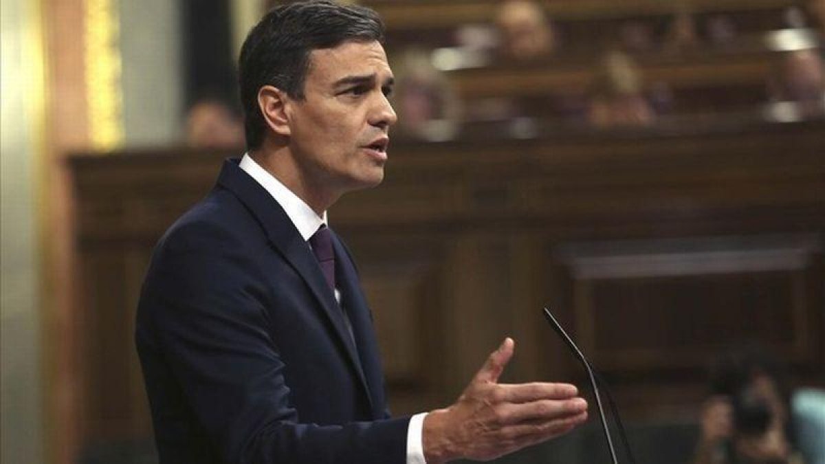 El Presidente del Gobierno y Secretario General del PSOE, Pedro Sanchez, en el Congreso de los Diputados.-DAVID CASTRO