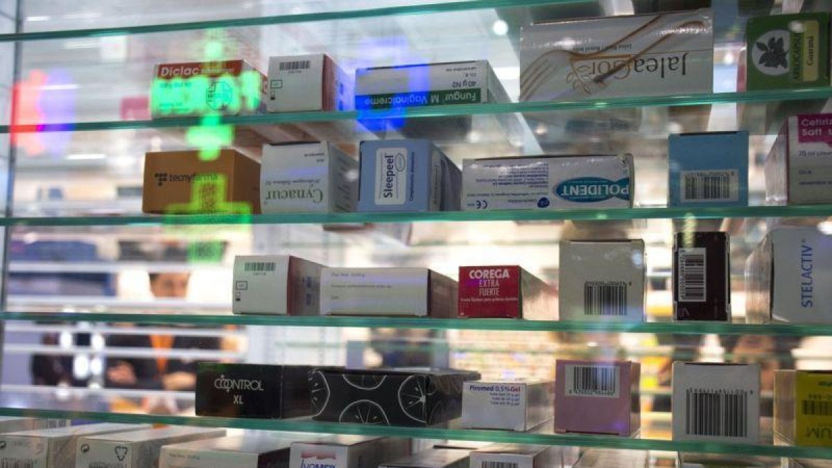 Medicamentos expuestos en el salón Infarma de Barcelona.-SILVIA CORTADA