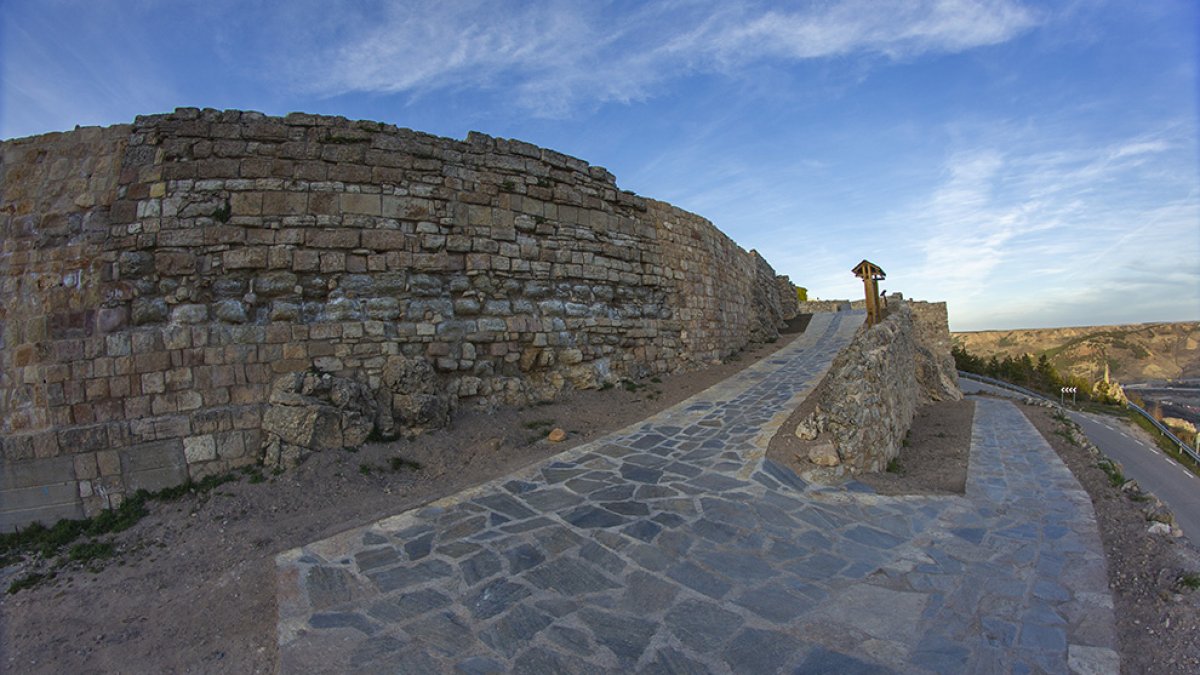 Uno de los tramos de la muralla de Medinaceli que se consolidó en las fases anteriores. MARIO TEJEDOR
