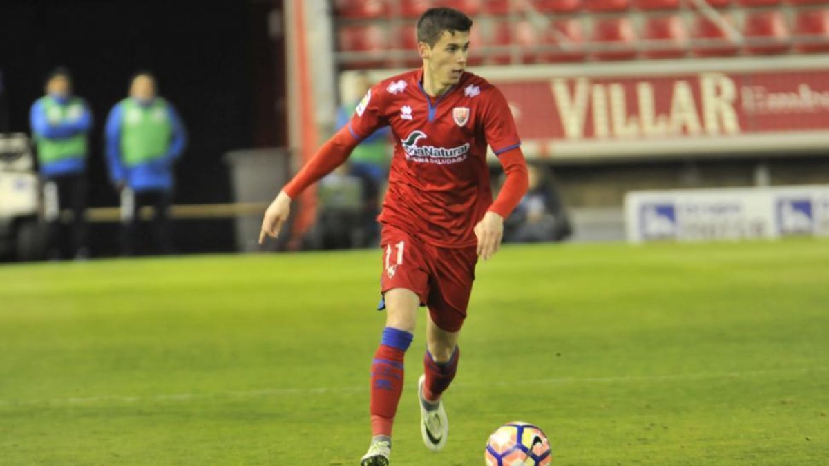 Nacho podría ser una de las novedades rojillas en el Sánchez Pizjuán.-MARÍA FERRER