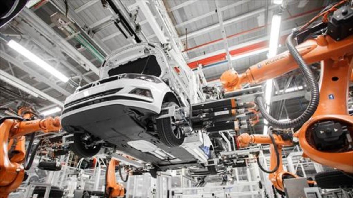 FACTORIAS MODÉLICAS. La planta de Volkswagen en Landaben es una de las más eficientes del grupo alemán.-
