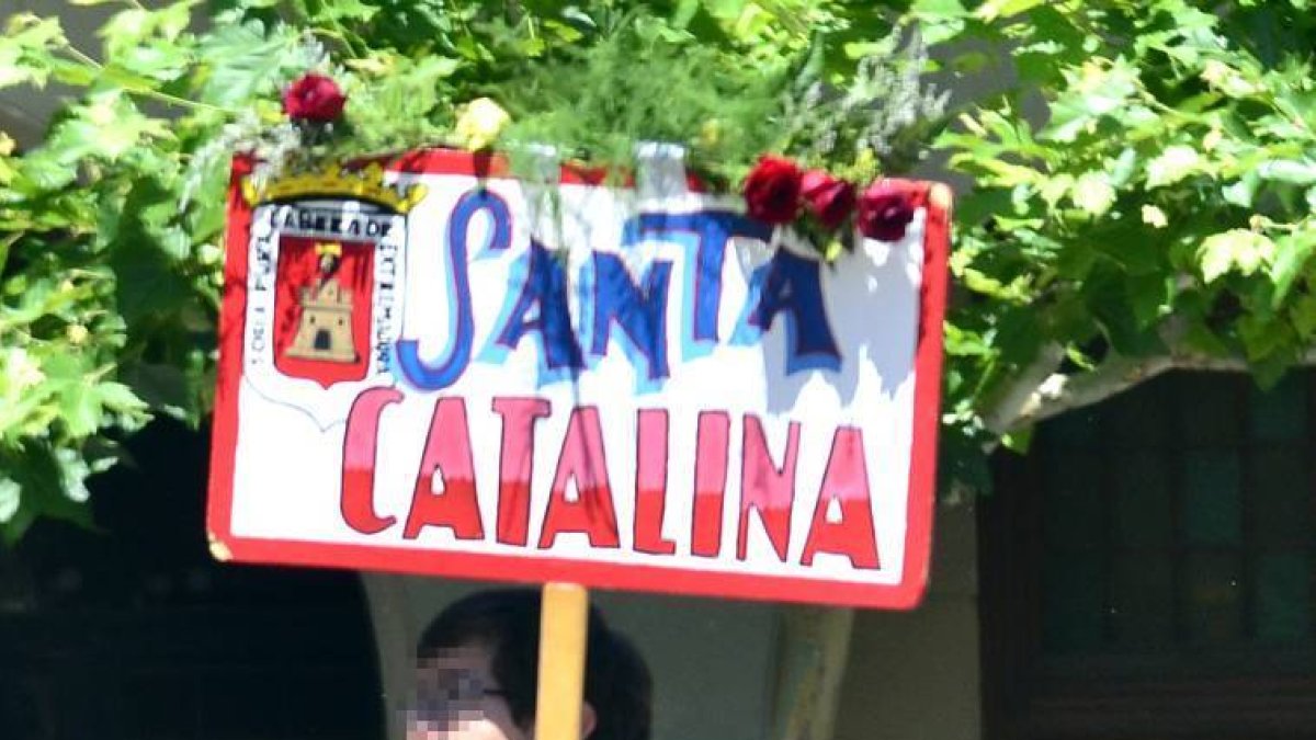 Cuadrilla de Santa Catalina en procesión.-ÁLVARO MARTÍNEZ
