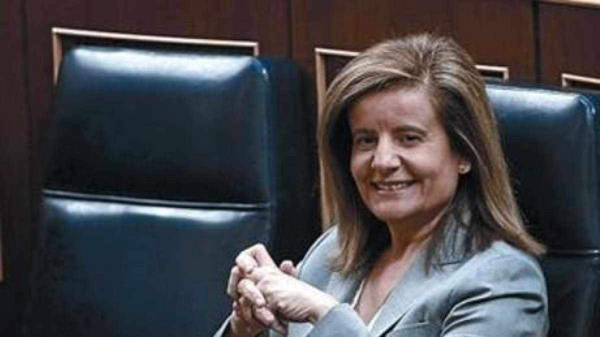 La ministra de Empleo, Fátima Bañez, en el Congreso.-JUAN MANUEL PRATS