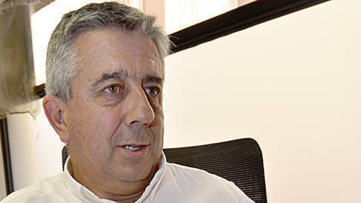 Jesús Elvira, alcalde de San Leonardo. / A. M.-