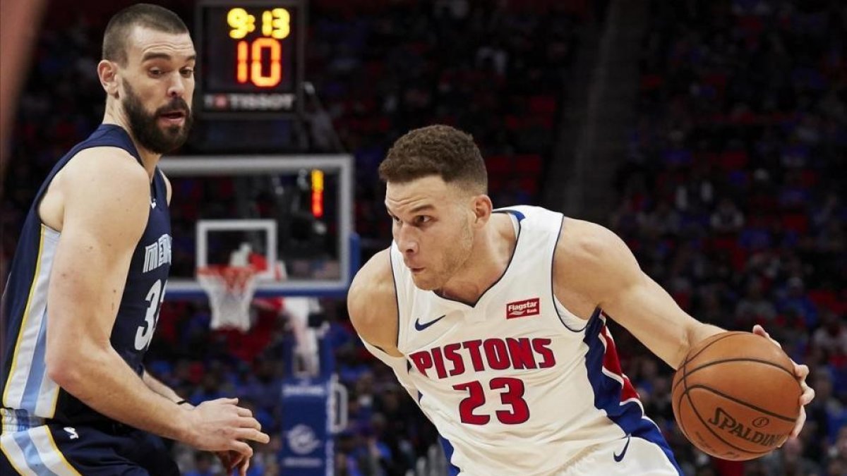 Marc Gasol defendiendo a Blake Griffin.-RICK OSENTOSKI