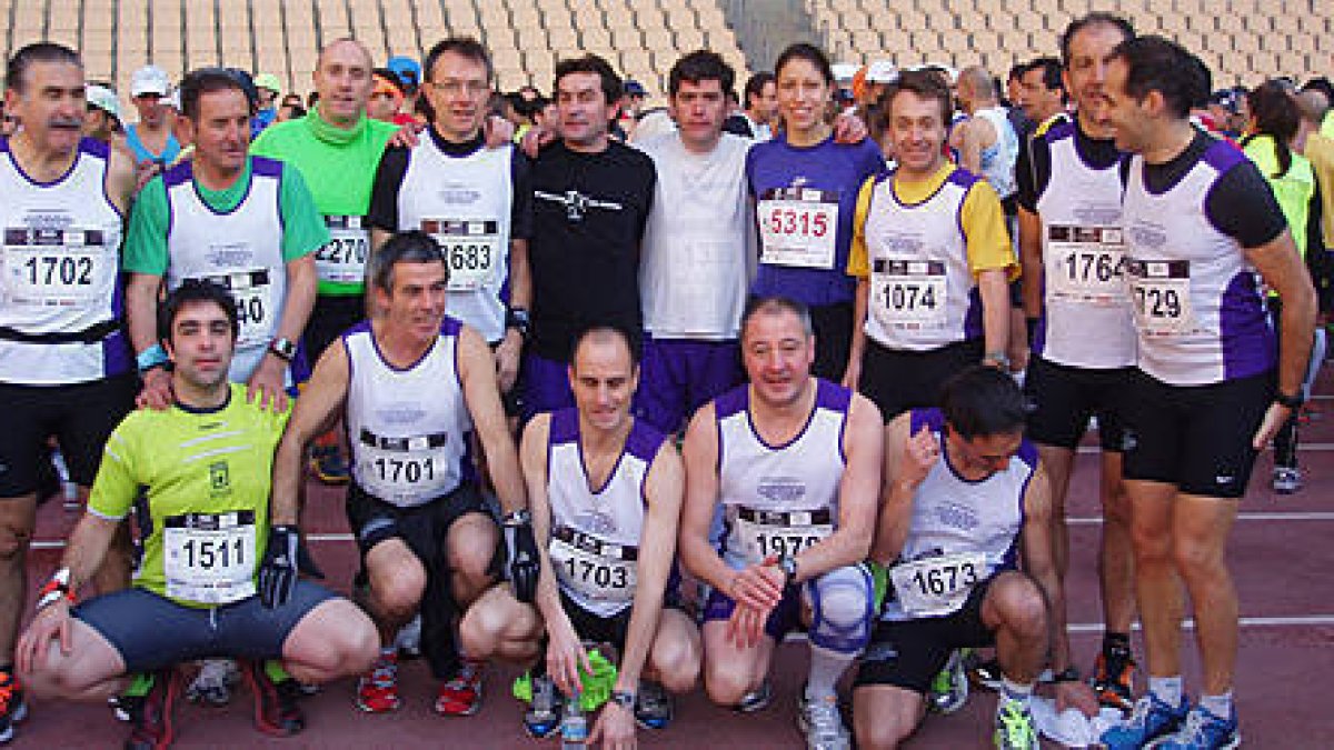 Los sorianos que participaron en el maratón de Sevilla.-