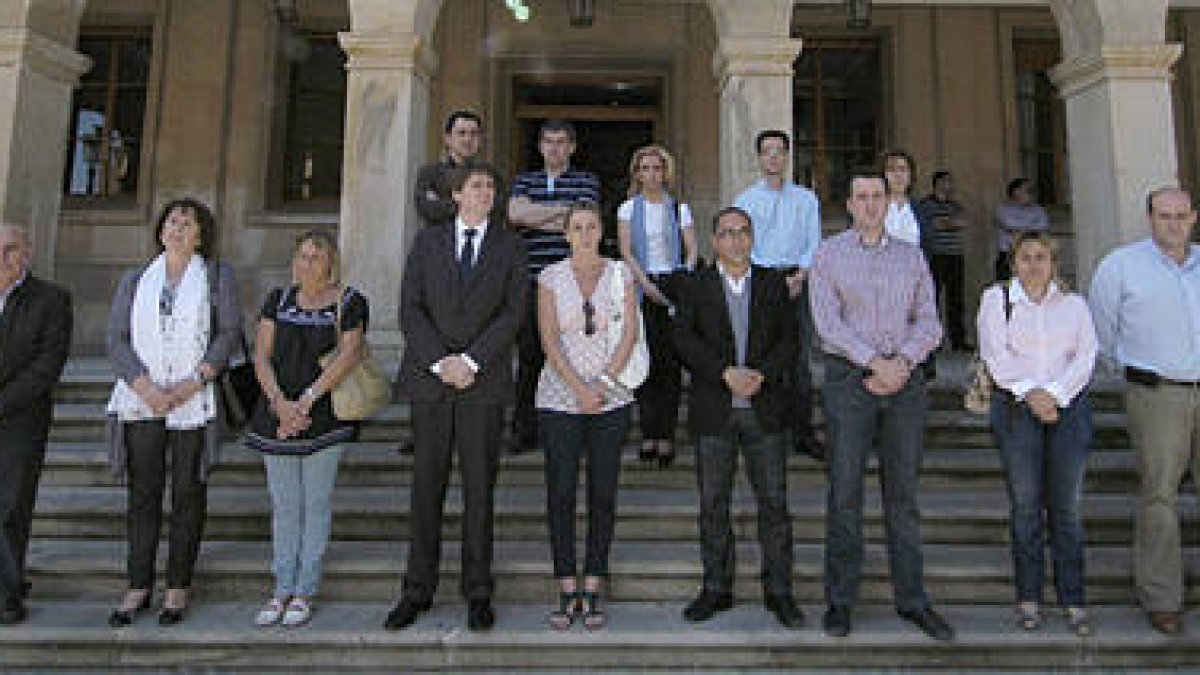 Concentración en las puertas del Ayuntamiento. / Álvaro Martínez-